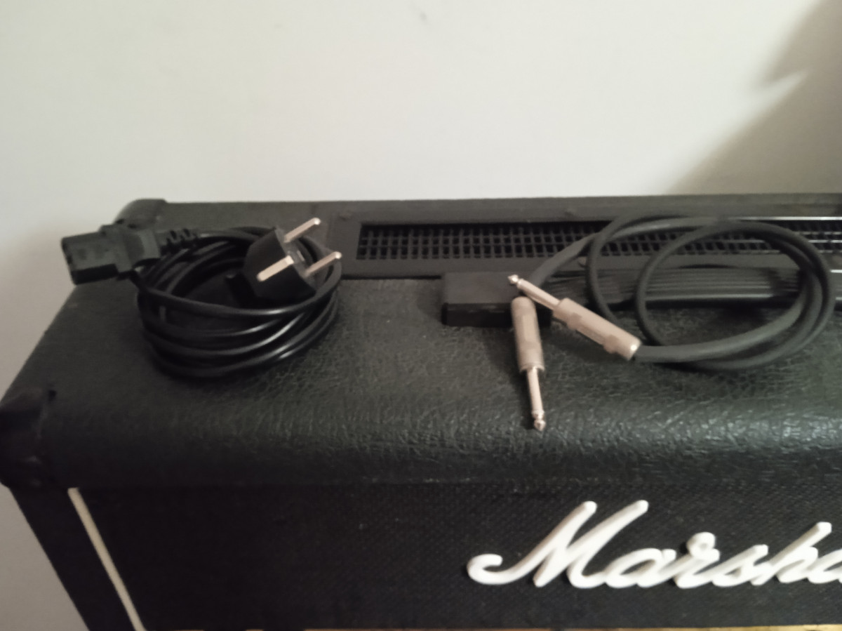 Amplificador MARSHALL JCM 600 + Pantalla JCM C410A 4x10 de segunda mano por  700 € en Madrid