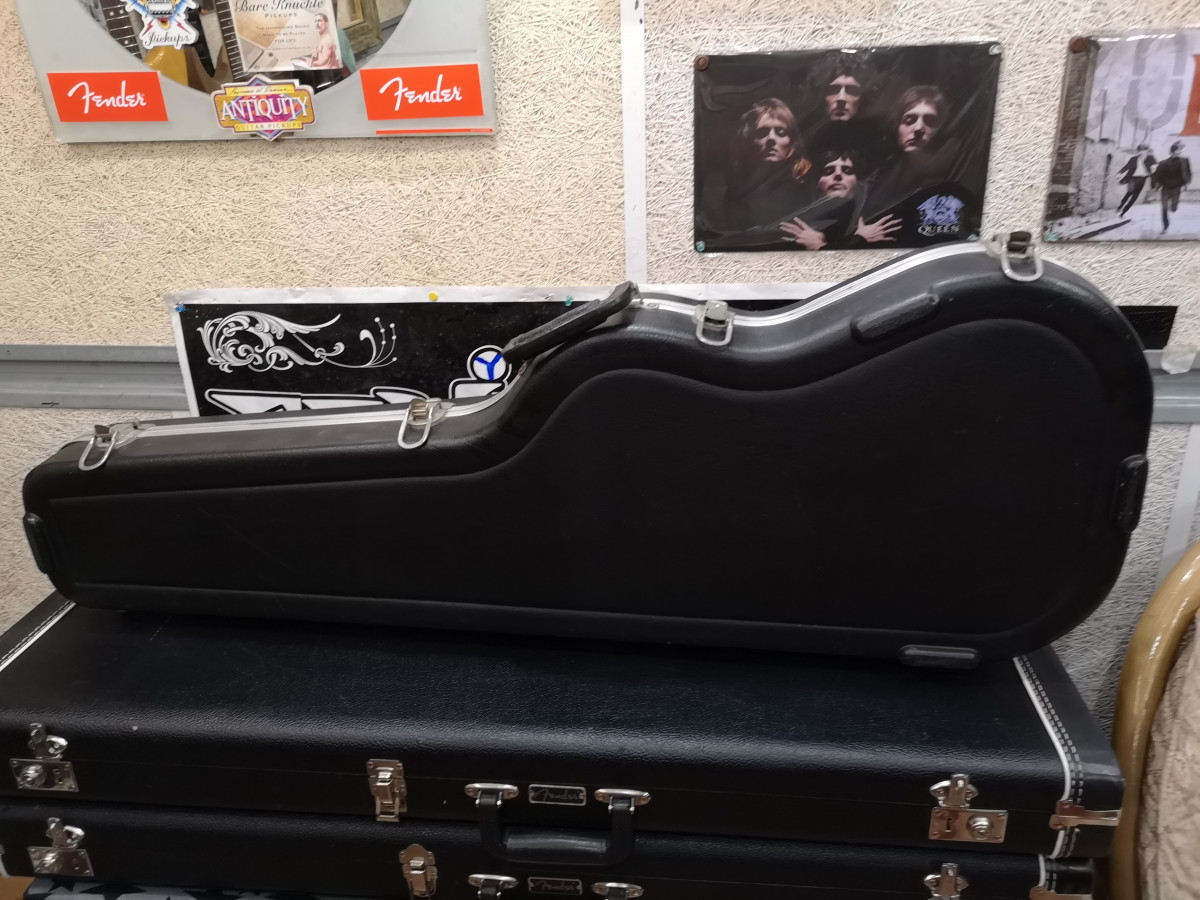 Fender deals chainsaw case