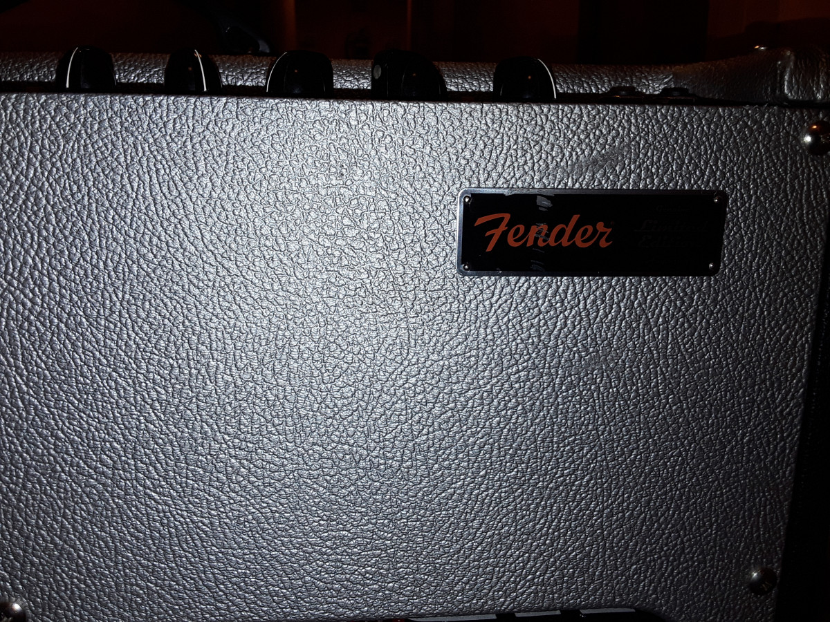 Fender Hot Rod Deluxe de segunda mano por 450 € en Madrid | Hispasonic