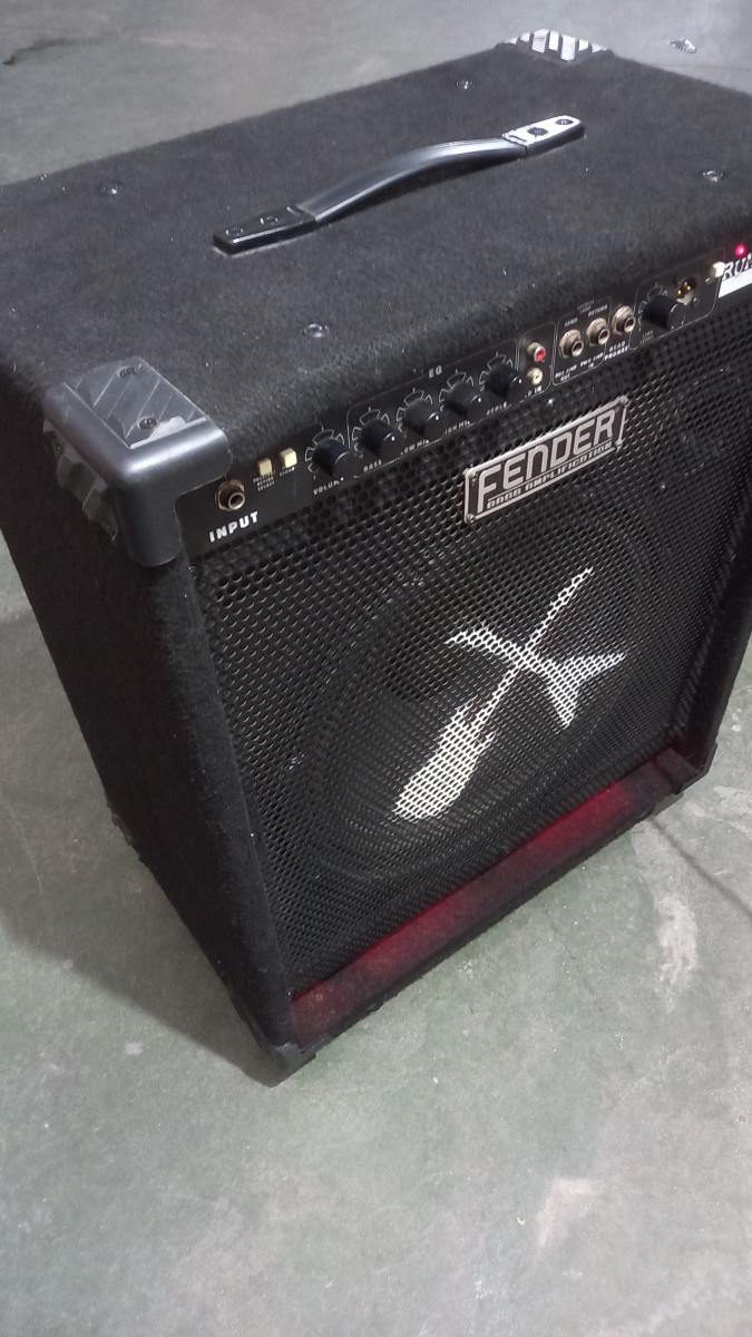 Amplificador Fender Rumble 100 bajo de segunda mano por 120 € en Ciudad  Real | Guitarristas.info