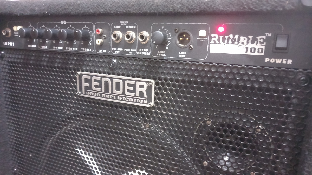Fender Rumble 100 V3 - Malaga8