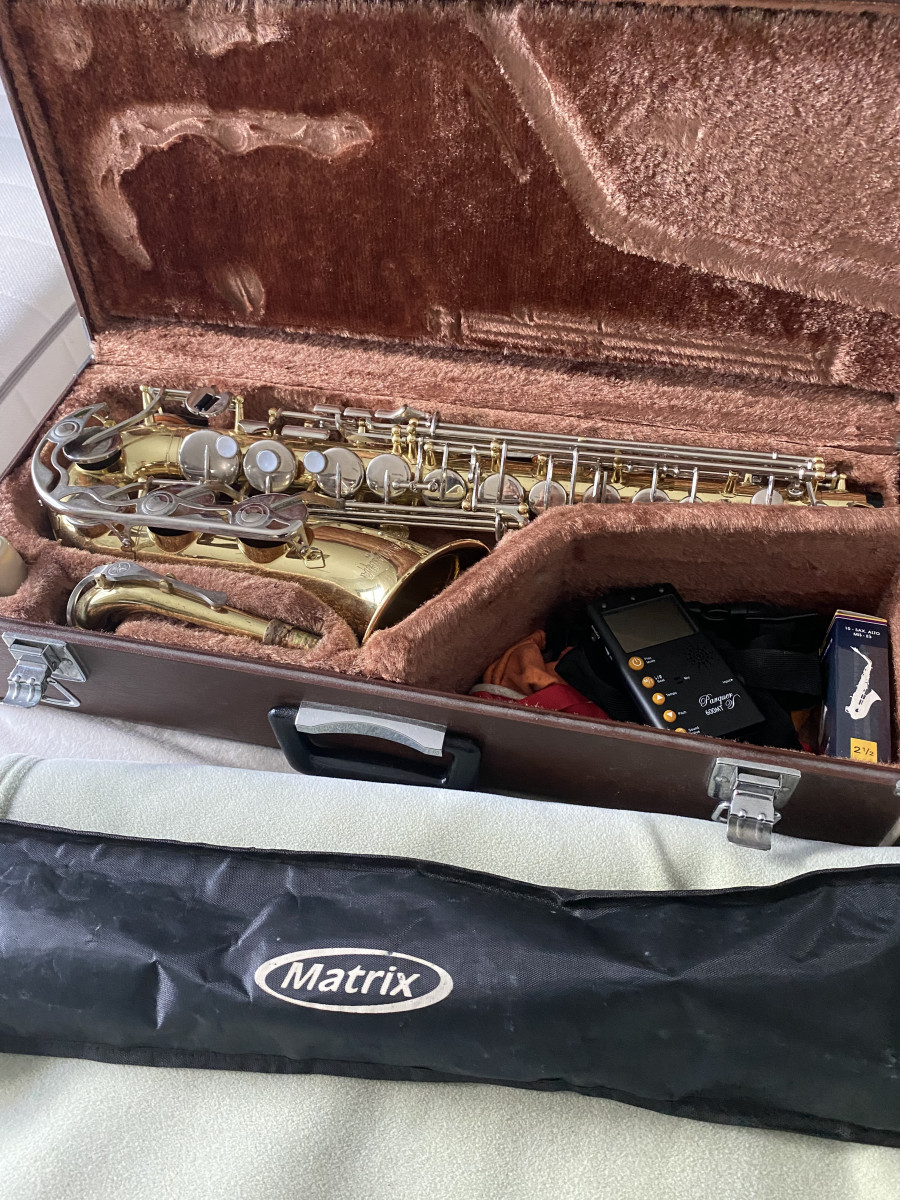 saxofón alto yamaha yas 25 con accesorios de segunda mano por 650 € en  Barcelona | Hispasonic