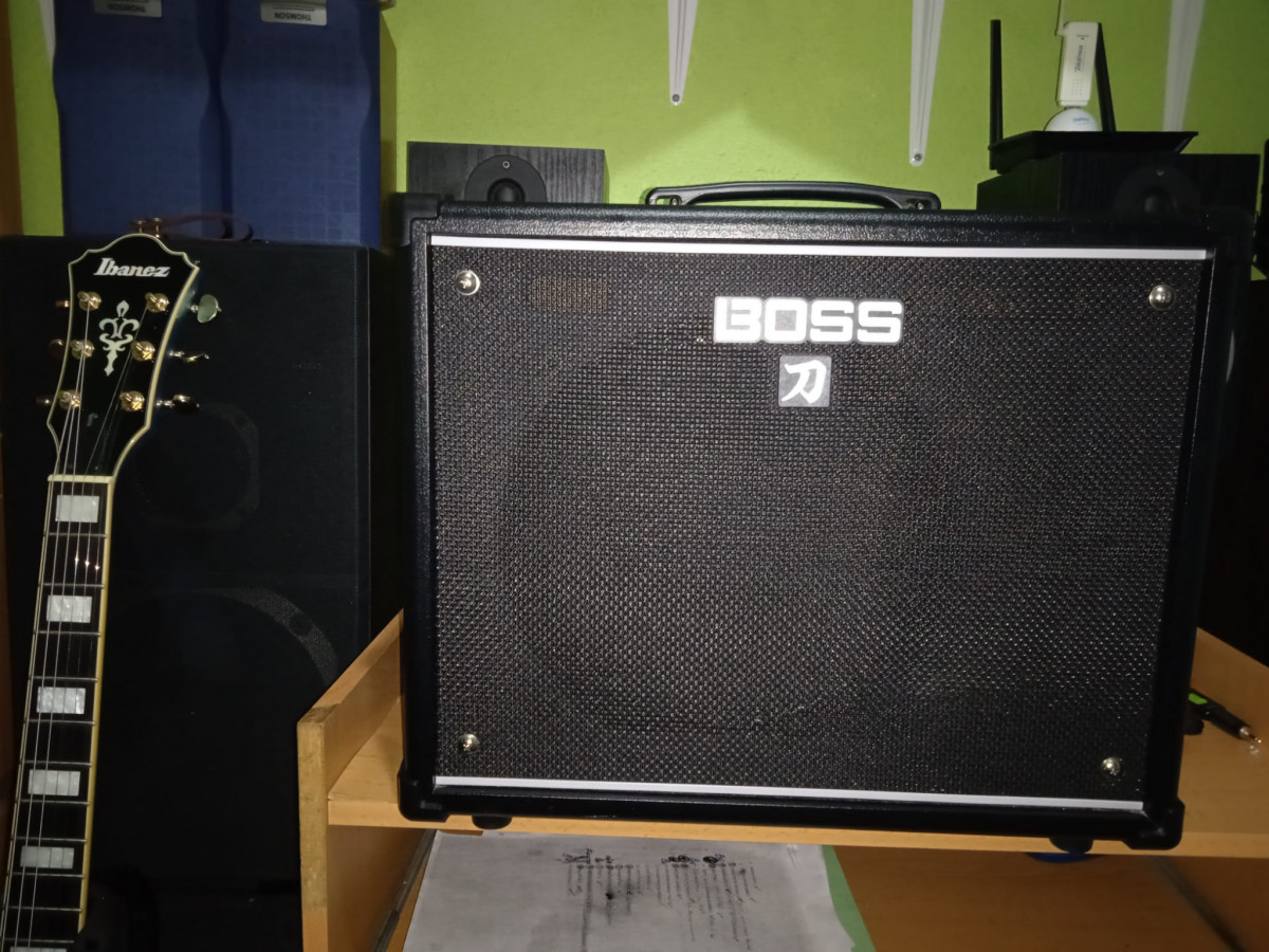 BOSS KATANA 50 de segunda mano por 100 € en Jaén | Guitarristas.info