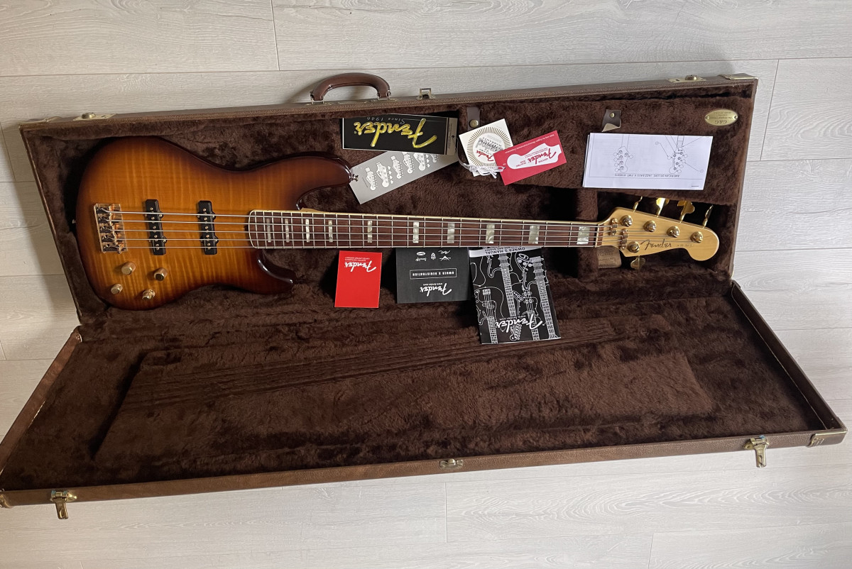 Bajo Fender Jazz Bass American Deluxe V FMT como nuevo de segunda mano por  1620 € en Toledo | Hispasonic