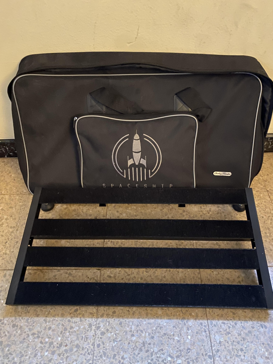Pedalera Spaceship Harley Benton 60 de segunda mano por 44 € en Barcelona |  Guitarristas.info