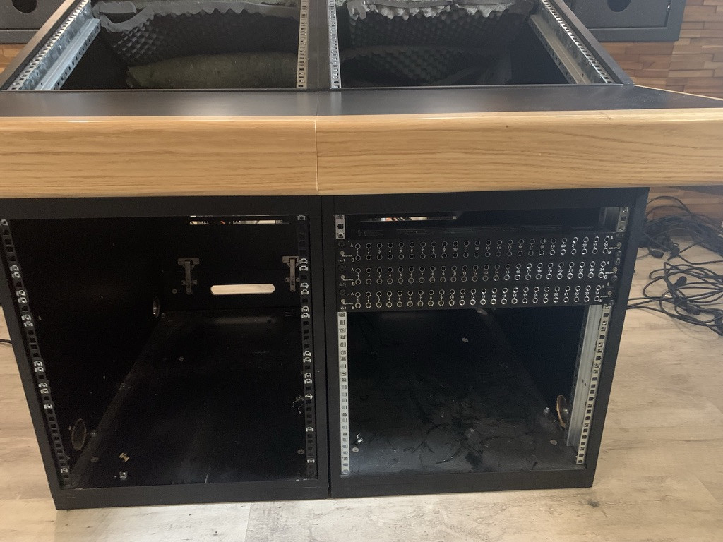 Mueble de estudio de segunda mano por 890 € en Alicante | Hispasonic