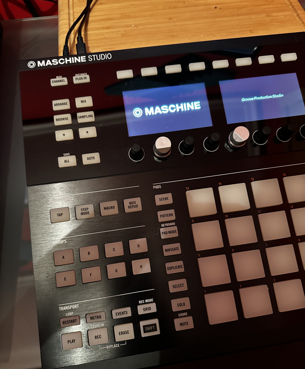 Maschine studio de segunda mano por 350 € en Madrid Hispasonic