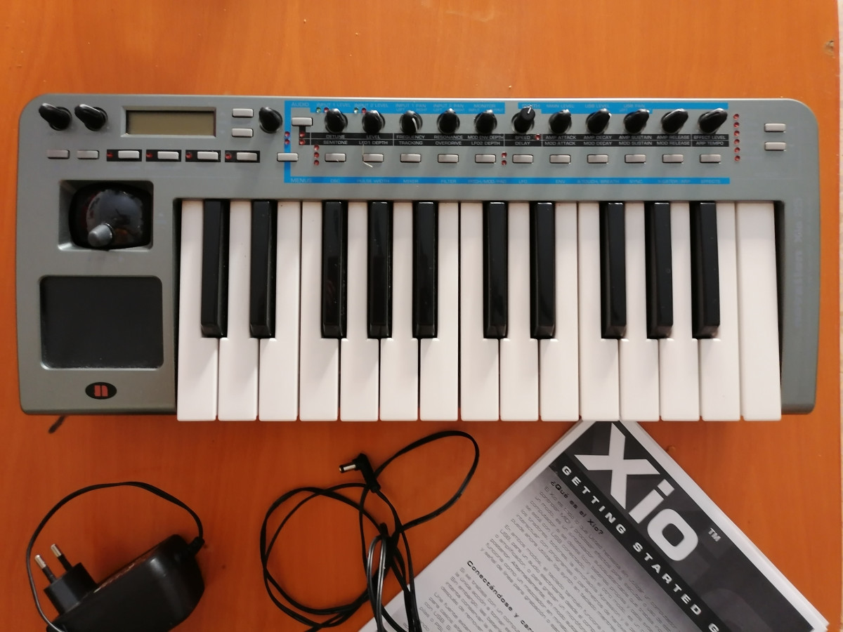 novation xio synth 25 シンセサイザー キーボード ピアノ