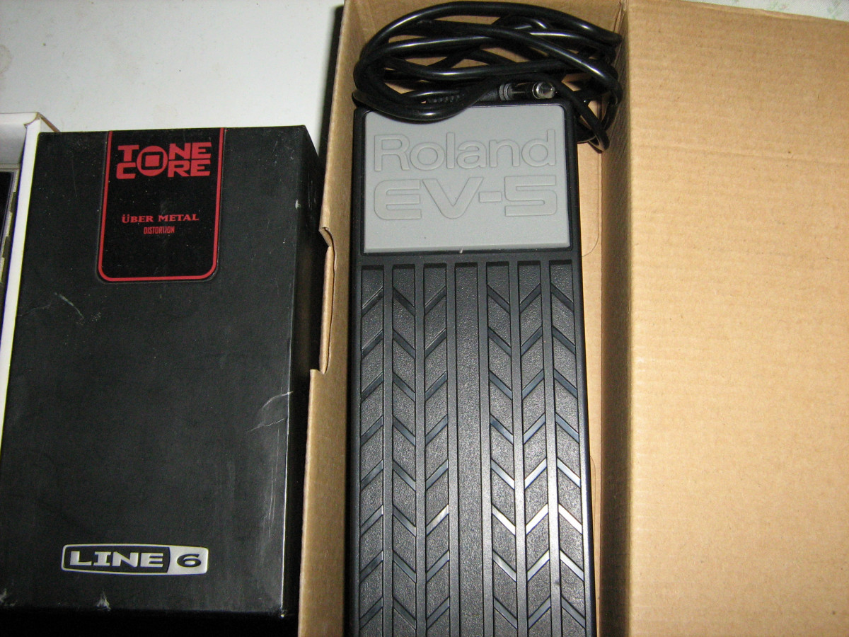 uber metal de line 6, pedal de volumen roland EV5. de segunda mano por