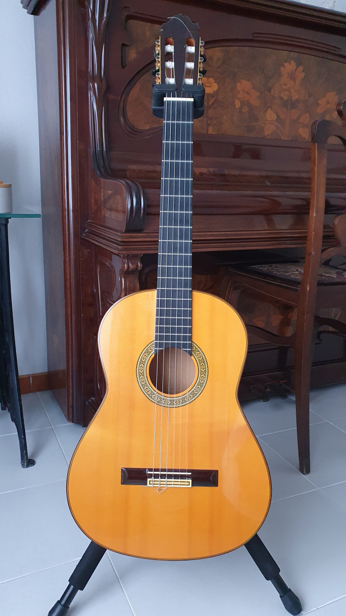 Guitarra flamenco Francisco Esteve 9F blanca de segunda mano por 600 € en  Barcelona | Guitarristas.info