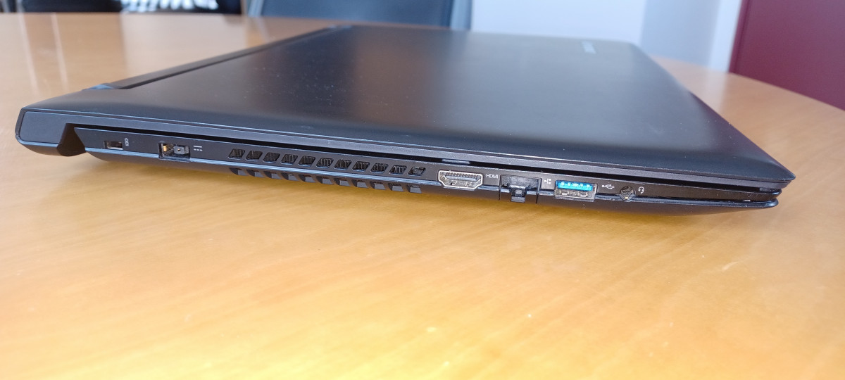 Ordenador portátil Lenovo i7. Ram 12GB. SSD 500GB. Pantalla Táctil 1080HD  de segunda mano por 350 € en Madrid