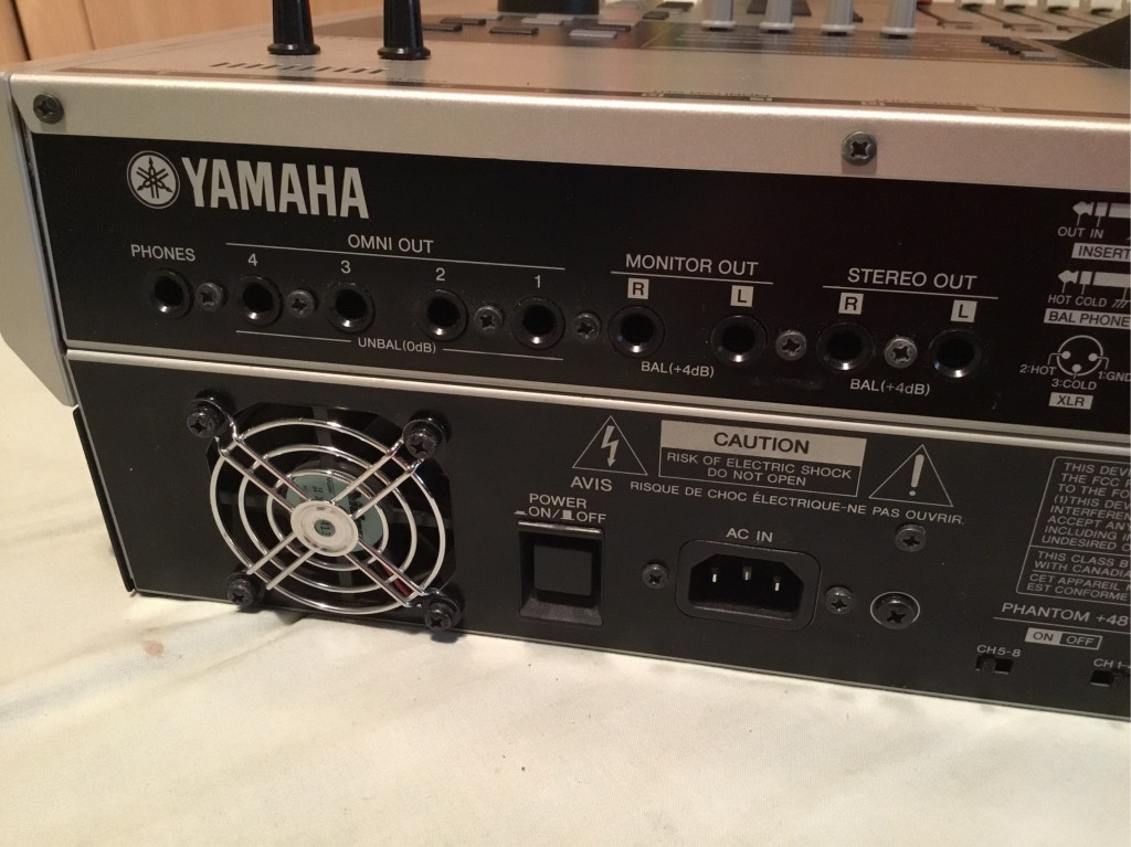 YAMAHA AW2400 MULTIPISTAS IMPECABLE CON AMPLIACIONES de segunda mano