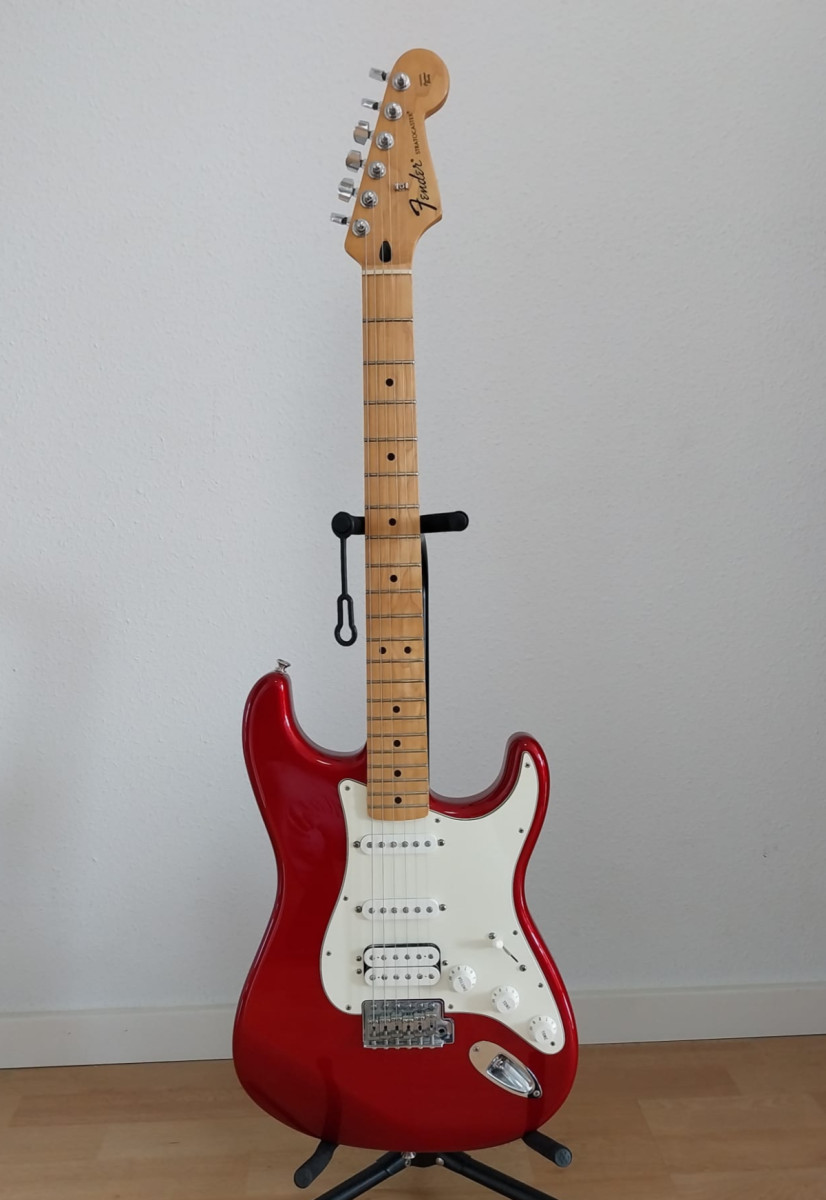 Fender Stratocaster Mex Standard 2009 de segunda mano por