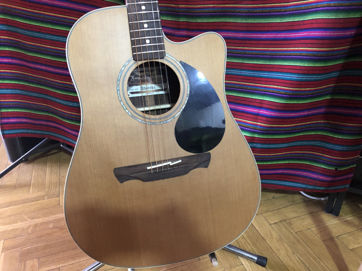 Alhambra W-300 de segunda mano por 300 € en Madrid | Guitarristas.info